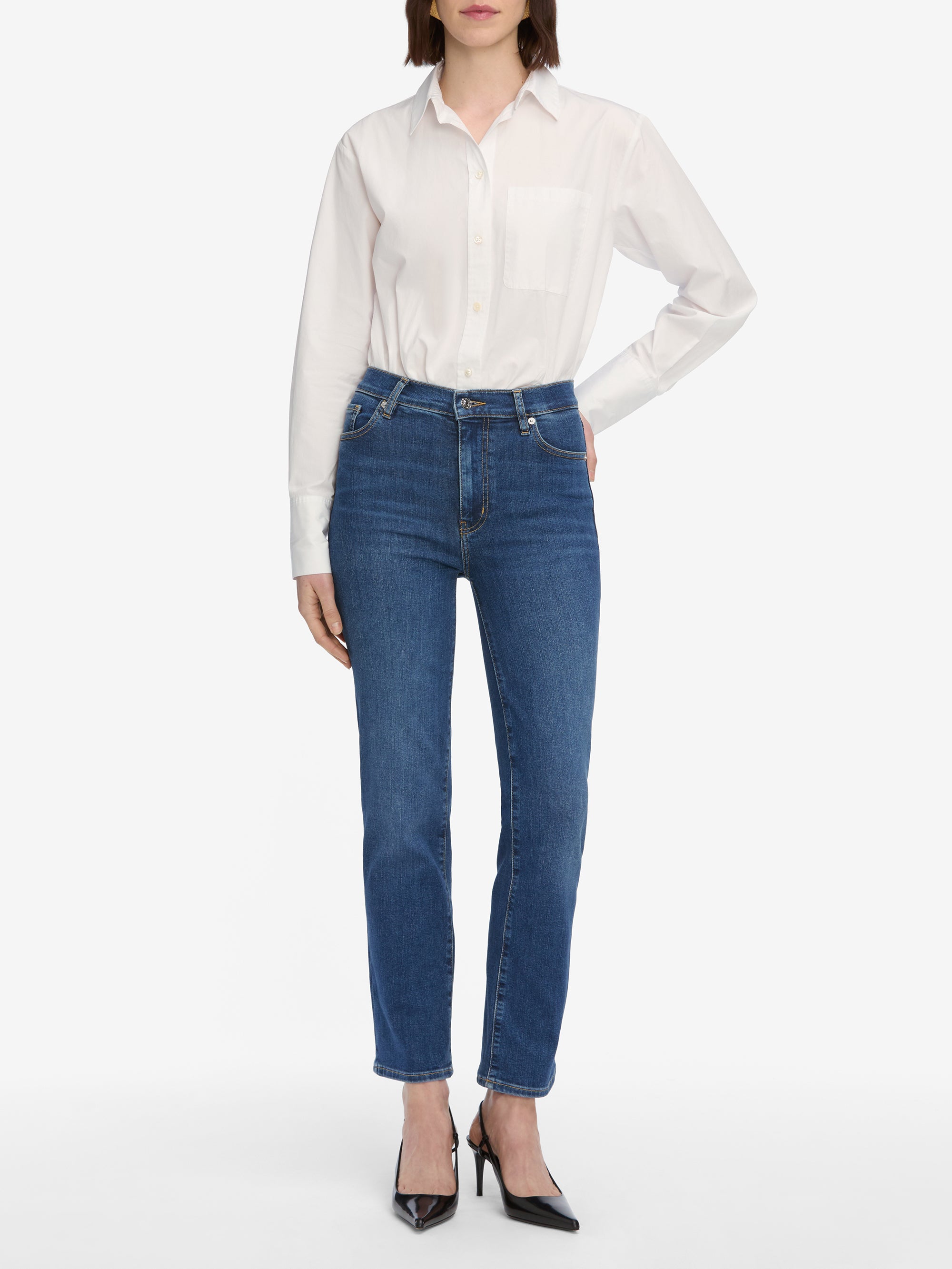 LE SLEEK STRAIGHT FEMMA – FRAME