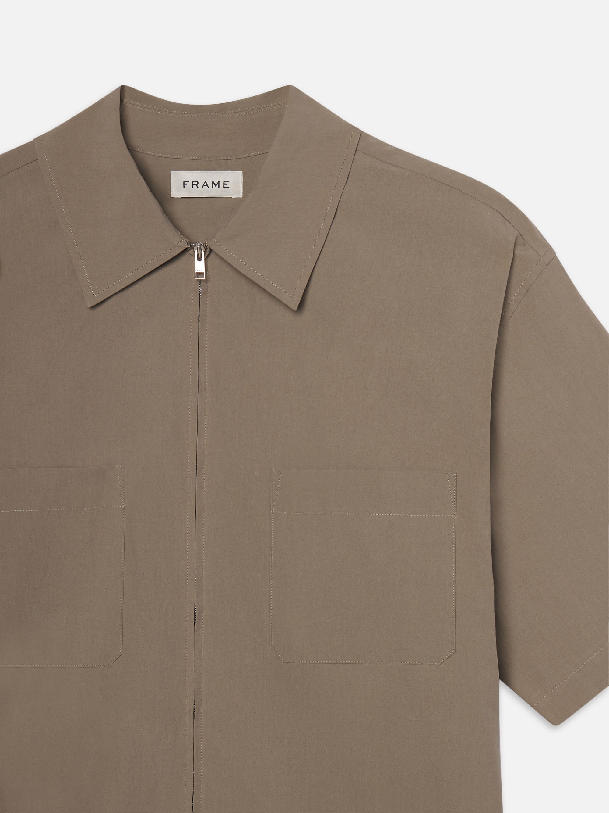 LIGHT POPLIN ZIP SHIRT SMOKY MOCHA – FRAME