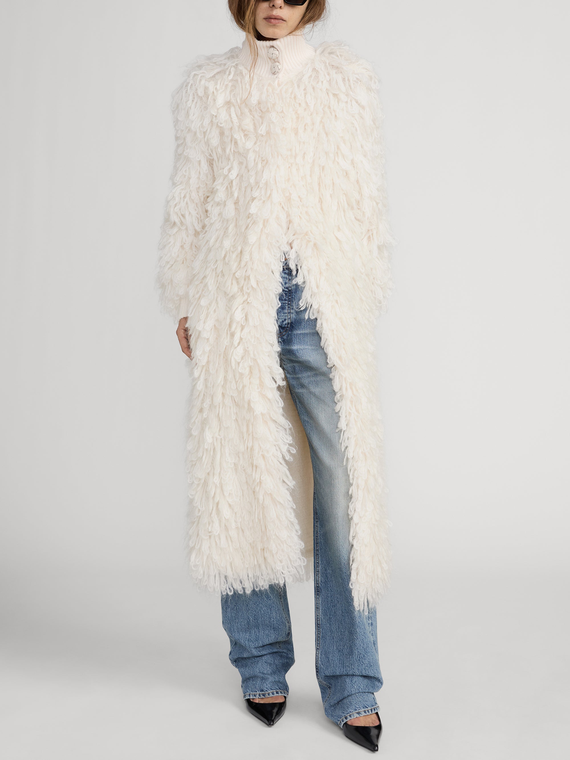 THE SHAGGY COAT CREAM – FRAME