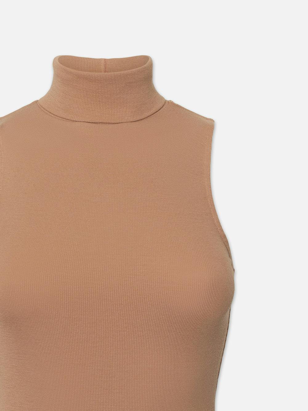 SLEEVELESS TURTLENECK TOP CAMEL FRAME