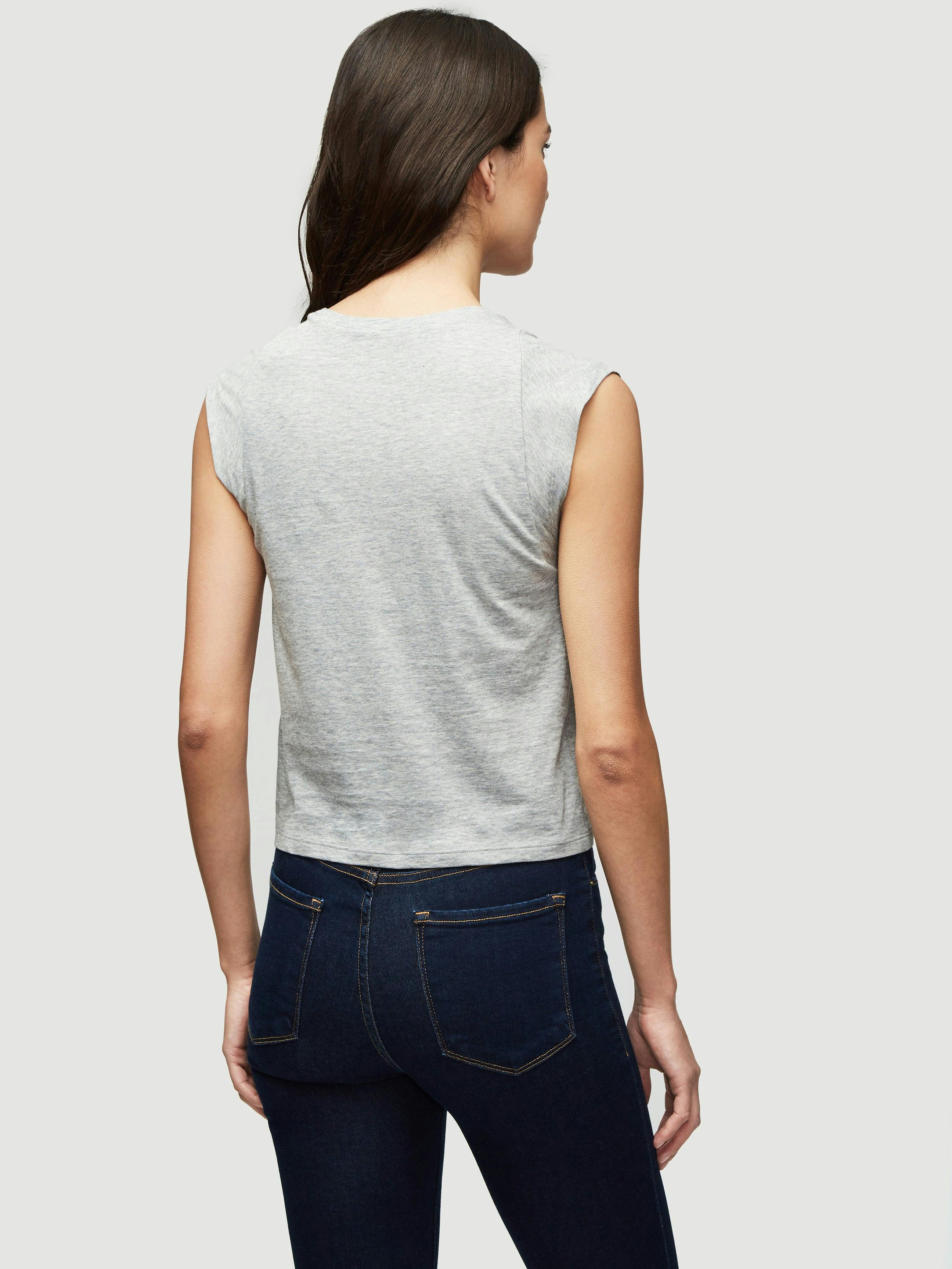 tee back view